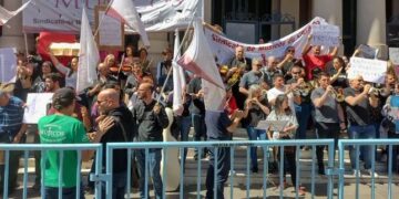 Músicos reclamaron frente al Teatro Libertador