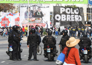 Crece el malestar por el ajuste oficial en las políticas sociales