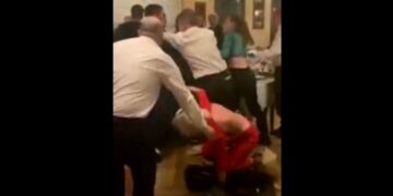 Se agarraron a las piñas en un restaurante tras el ataque a Cristina Fernández