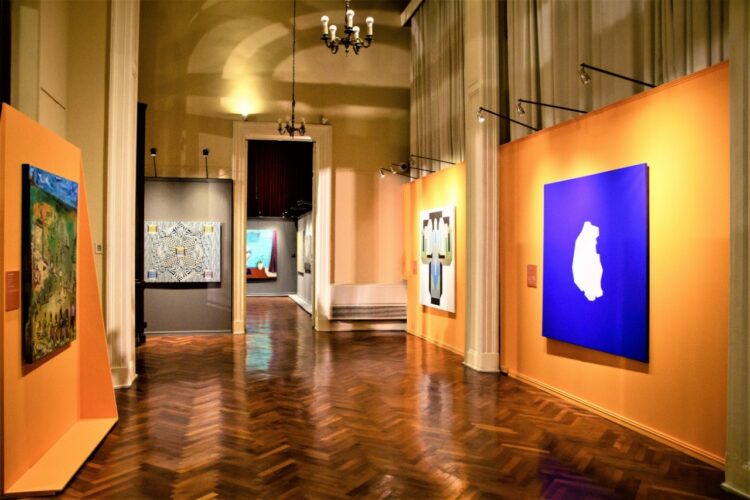 A días del cierre, el Premio de Pintura Bancor recibe artistas de gran parte del país