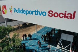 Schiaretti inauguró un polideportivo social Schiaretti inauguró un polideportivo social
