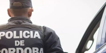 Un motociclista de 21 años murió tras chocar contra un poste