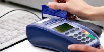 Buscan evitar las estafas con tarjetas de débito o crédito