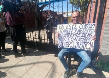 Denunció que abusaron de su hijo en el baño de la escuela