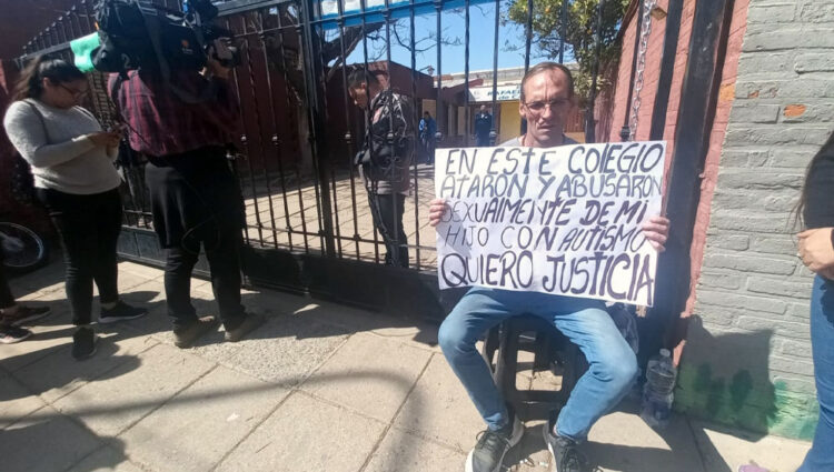 Otros padres se sumaron al pedido de justicia por el caso denunciado.