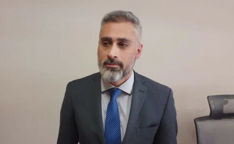 Rodríguez investiga a su colega González.