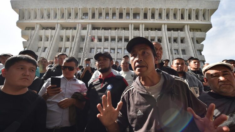 En Kirguistán volvió la inquietud a raíz del reinicio de los combates en una zona fronteriza clave con Tayikistán.