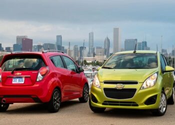 Hacen falta 41 salarios para comprar un auto del segmento menor