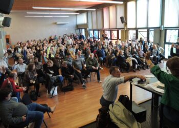 Con disidencias internas, la UEPC aceptó la mejora salarial que propuso la Provincia