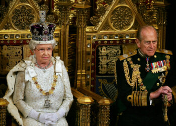 Falleció Isabel II, la reina más longeva del Reino Unido, y se renueva la Corona