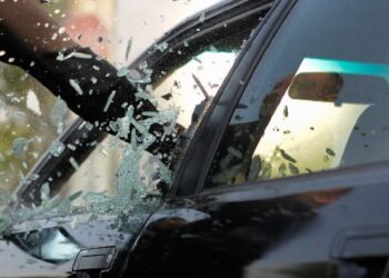 ¿Cuál es el día en el que más autos roban y cuál es la marca preferida por los delincuentes?