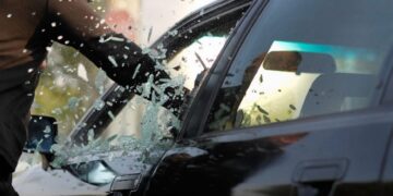 ¿Cuál es el día en el que más autos roban y cuál es la marca preferida por los delincuentes?