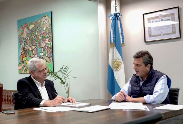 El ministro de Economía, Sergio Massa, junto al designado como nuevo secretario de Programación Económica, Gabriel Rubinstein