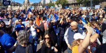 Organizaciones de sordos marcharon al Congreso para reclamar el reconocimiento de la Lengua de Señas