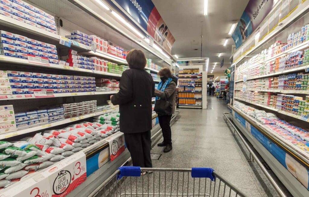 La inflación llegó al 7% en agosto y se encamina a los tres dígitos a nivel anual