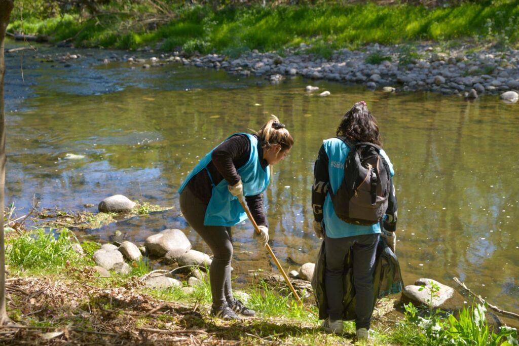 Se recolectaron 35 toneladas de residuos en el río Suquía