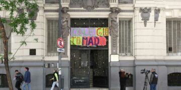 Se multiplican las tomas de escuelas secundarias en la Ciudad de Buenos Aires