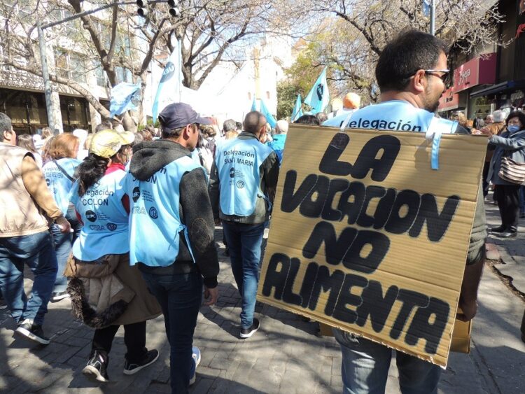 La UEPC retomó la negociación paritaria con la Provincia