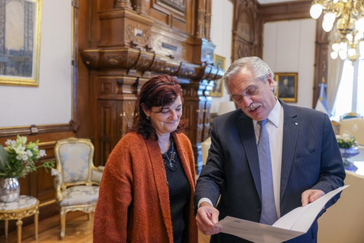 El presidente Fernández recibió a la flamante ministra Olmos.