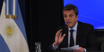 El Gobierno evalúa impulsar «un nuevo modelo» para definir las cuotas de las prepagas