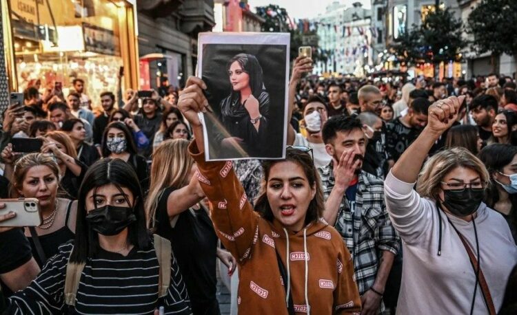 Irán acusa a más de 300 manifestantes y cuatro podrían ser condenados a la pena de muerte