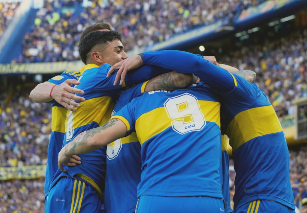 Boca venció a Aldosivi y se subió a la cima del campeonato