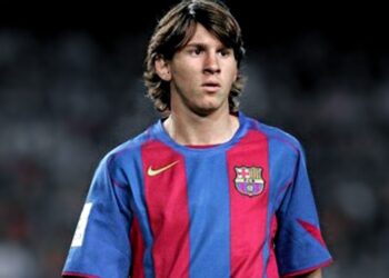 El guiño de Laporta a Messi al cumplirse 18 años de su debut en el Barcelona