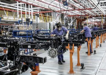 La actividad industrial creció 7,6% durante agosto y la construcción 7,3%