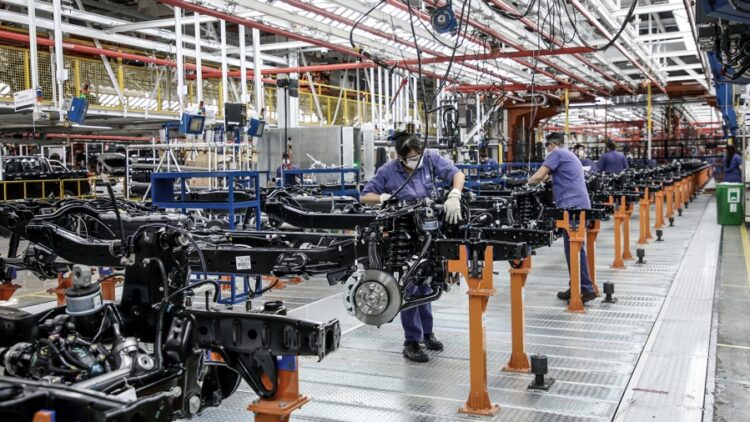 La actividad industrial creció 7,6% durante agosto y la construcción 7,3%