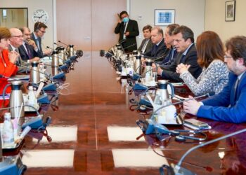 Economía espera luz verde para sumar divisas por U$S 5.300 millones del FMI y del BID