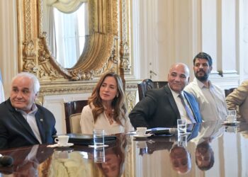 Manzur y Tolosa Paz se reunieron con intendentes cordobeses