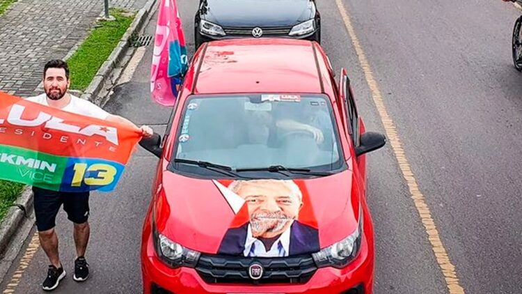 Justicia electoral intima a un jefe policial bolsonarista por detener en las rutas a votantes de Lula
