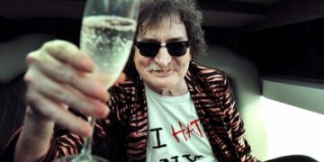 Charly García cumple 71 años y músicos lo celebran con un festival online gratuito