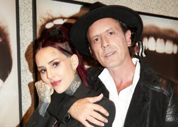 Coti Sorokin anunció que se casa con Cande Tinelli en el medio de un show