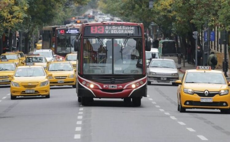 No hubo acuerdo y continúa el paro de colectivos hasta mañana jueves