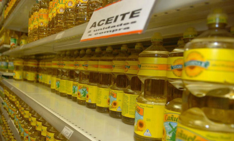 Aceite: alertan sobre "enormes diferencias" de precios entre supermercados y minimercados