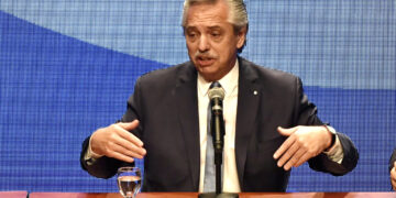 Fernández: «Es incomprensible que el Poder Judicial no pague Ganancias»