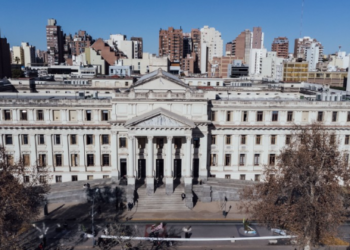 La Justicia de Córdoba suspendió la ordenanza para la re-reelección del intendente