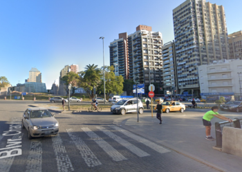 Atropelló a una mujer, se dio a la fuga, la Policía encontró el auto y luego fue robado