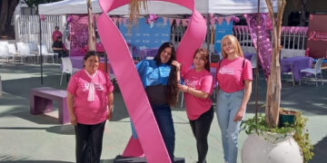 Campaña de corte y donación de cabello en el Polo de la Mujer