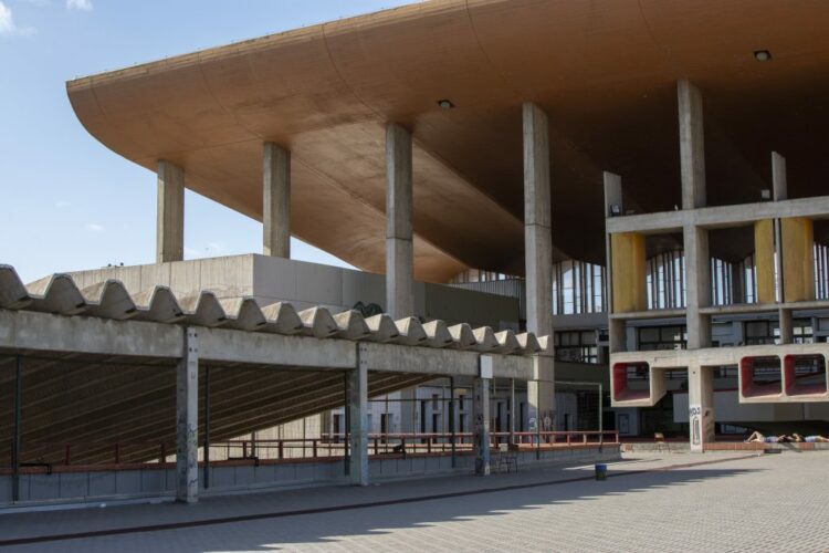Estudiantes tomaron el colegio Manuel Belgrano como medida de fuerza
