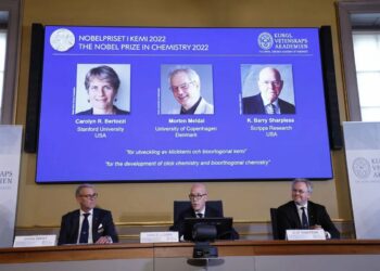 Otorgan el Nobel de Química a científicos que lograron avances en aplicaciones contra el cáncer