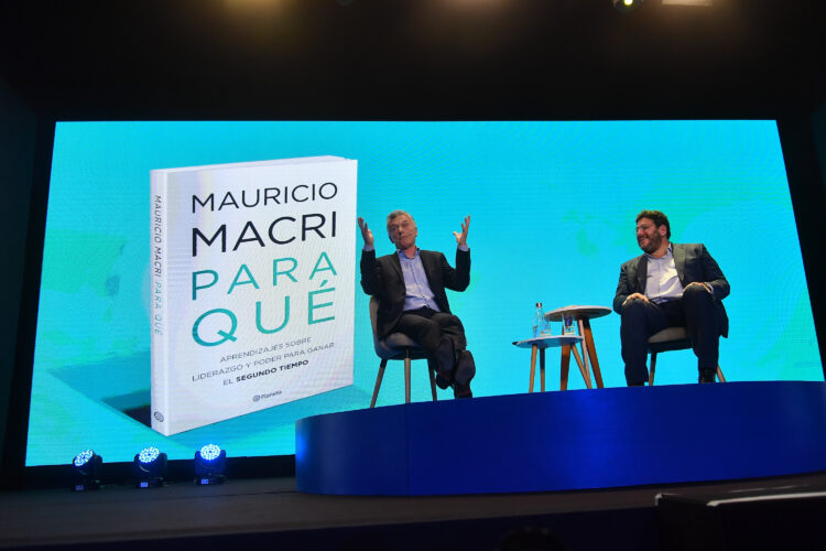 Macri presentó su segundo libro: "El discurso progre, cínico, no me lo banco más"