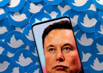 Elon Musk concluye la compra de Twitter y despide a directivos de altos cargos