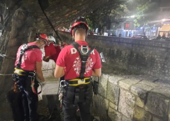 Así rescataron a un hombre que cayó a la Cañada