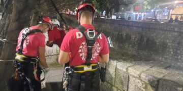 Así rescataron a un hombre que cayó a la Cañada