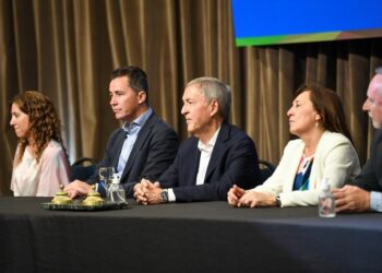 La Provincia lanzó un programa para la creación de empleos en el sector comercial y turístico