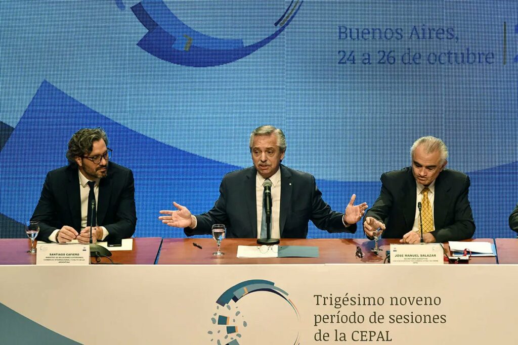 Alertan por una serie de crisis en cascada para la región