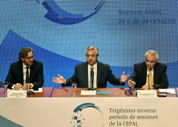 Alertan por una serie de crisis en cascada para la región