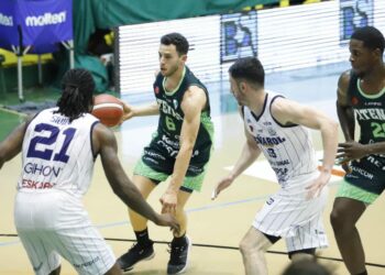 Atenas cayó ante Peñarol y no levanta cabeza